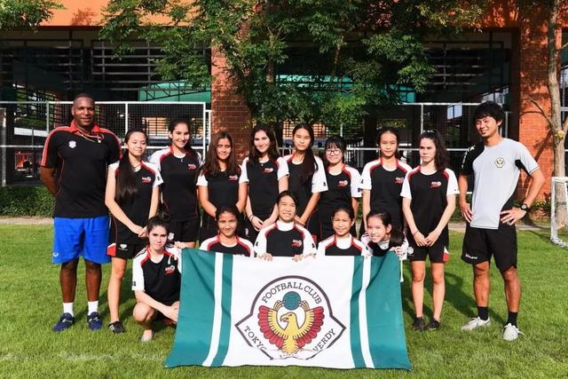 班凯罗36分魔术送尼克斯4连败 黄蜂擒鹰3连胜